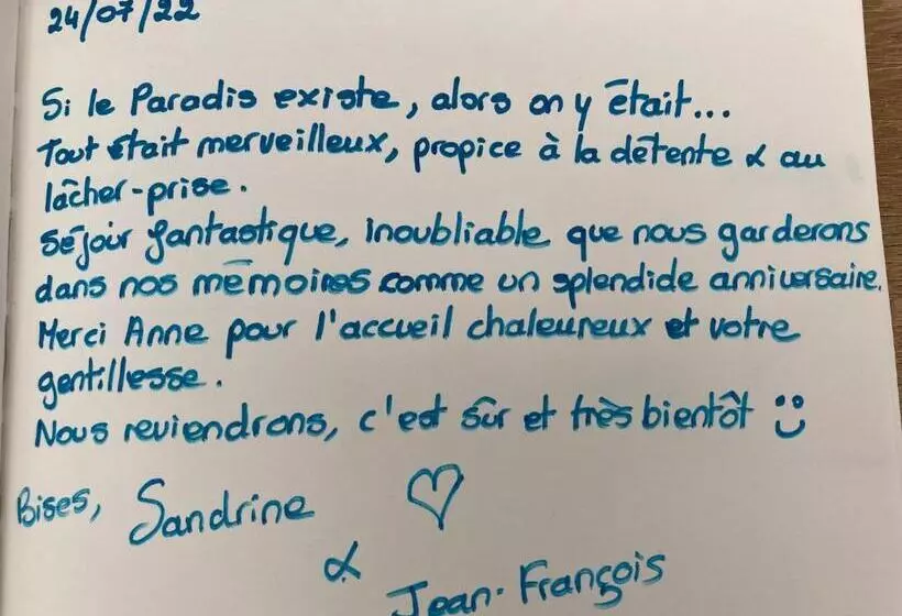 ベッドアンドブレックファースト Le Nid D Ange