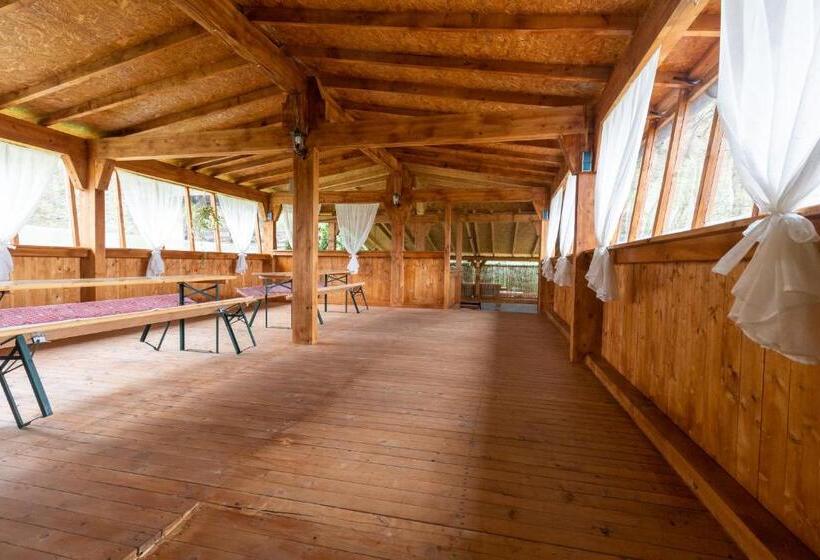 פנסיון Casa Flori De Nuc