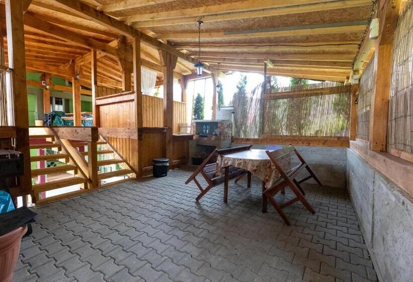 פנסיון Casa Flori De Nuc