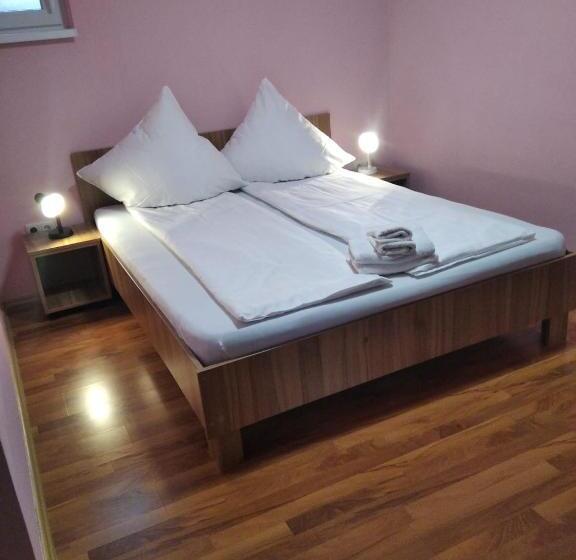 פנסיון Casa Flori De Nuc