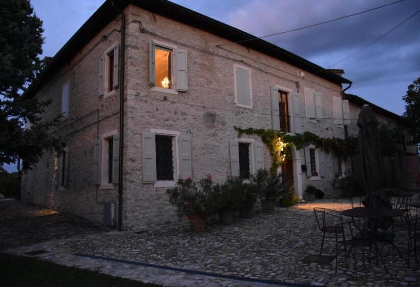 فندق صغير Locanda Sottolaluna