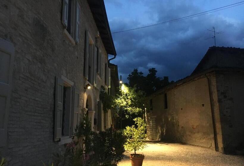 فندق صغير Locanda Sottolaluna