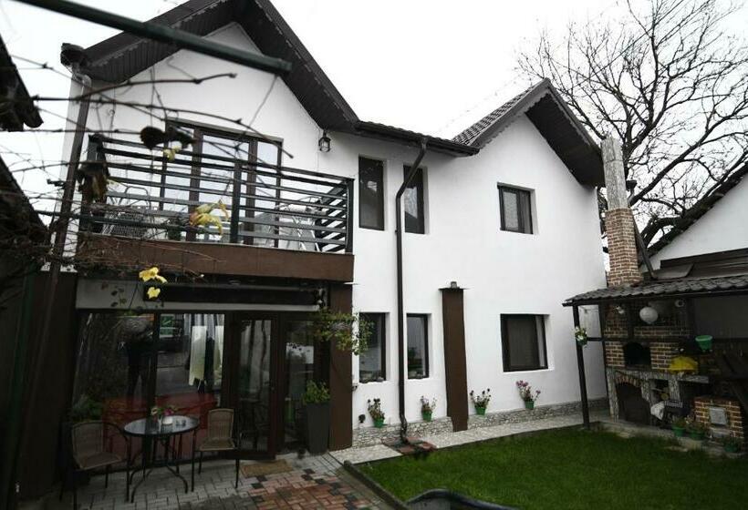 ペンション Upstairs Residence