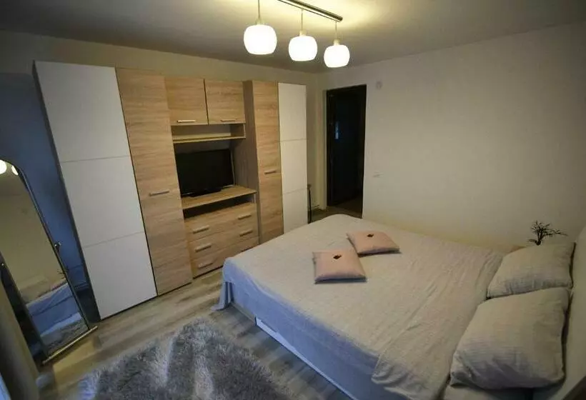 پانسیون Upstairs Residence