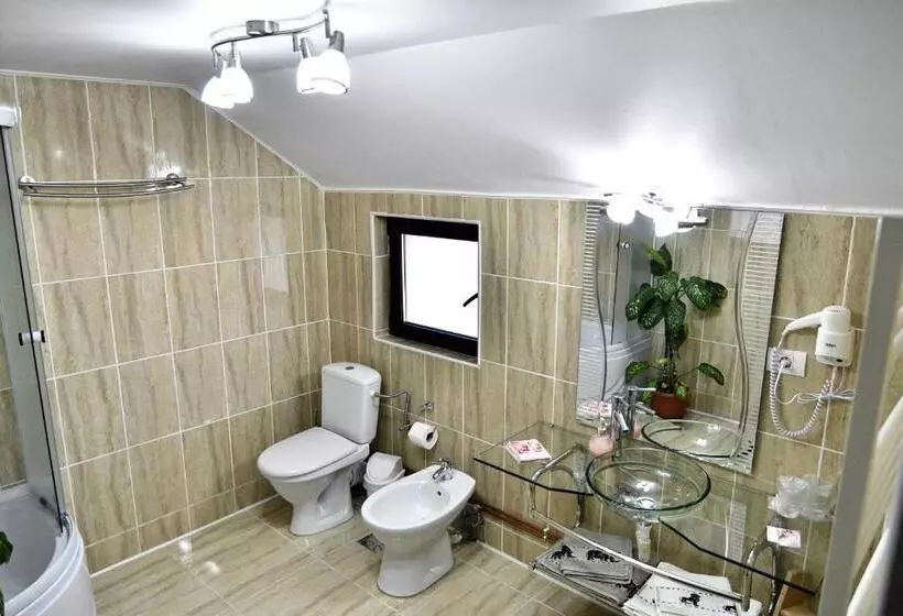 پانسیون Upstairs Residence