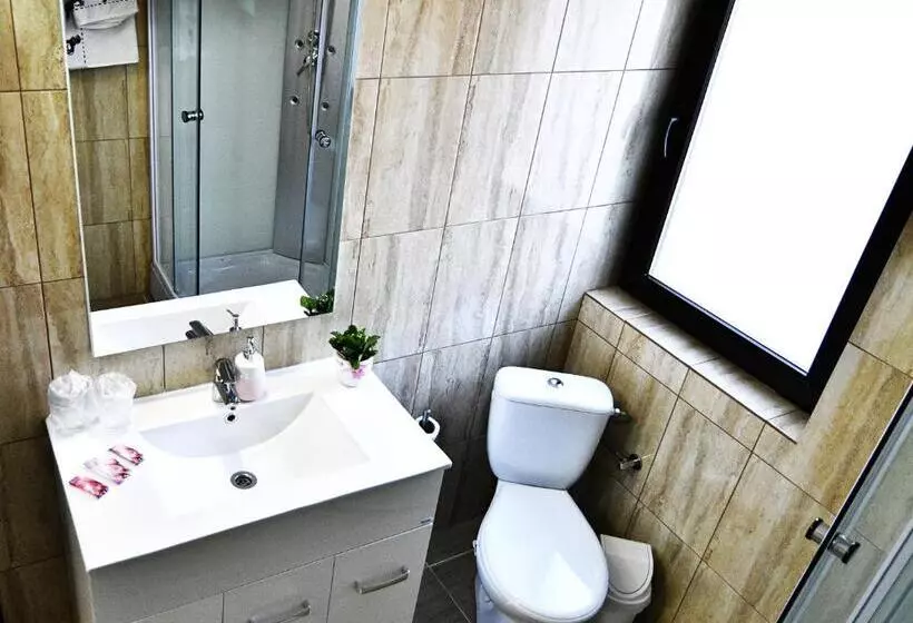 پانسیون Upstairs Residence