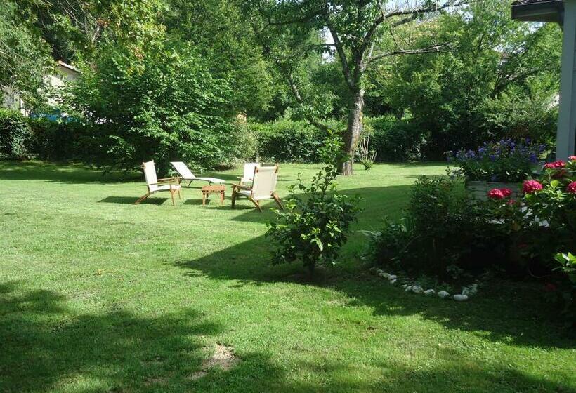 Bed and Breakfast A La Cerisaie