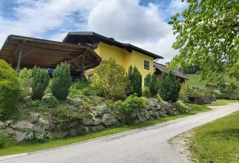 Aamiaismajoitus (B&B) Haus Silvia Kraml
