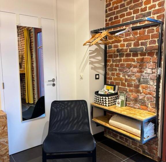 민박 La Maraudeuse