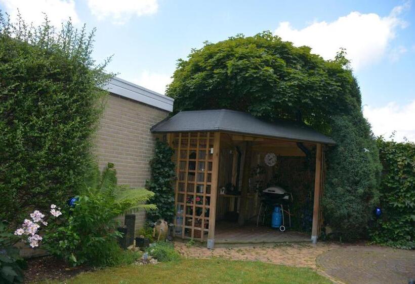 Bed and Breakfast Mango House Homestay