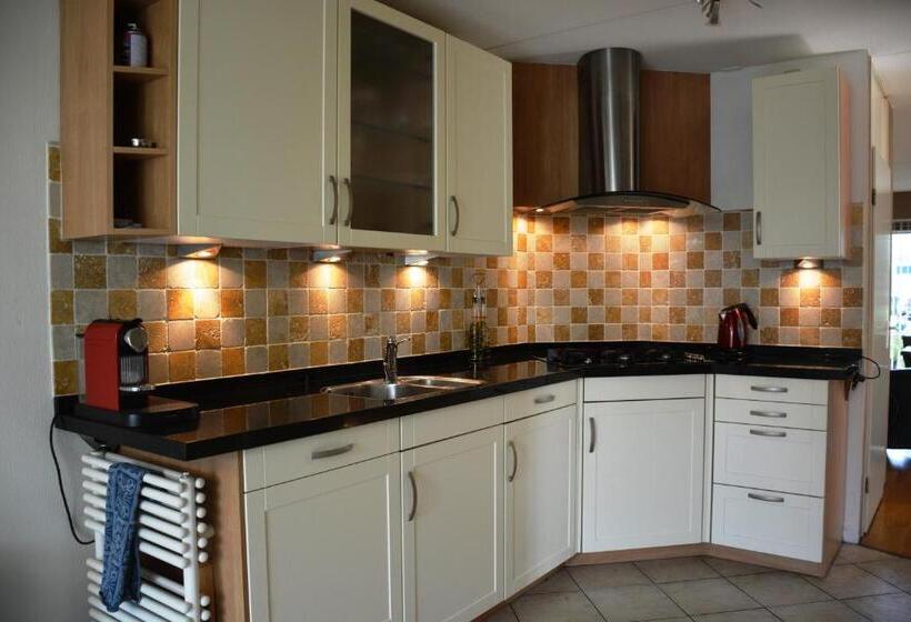 Bed and Breakfast Mango House Homestay