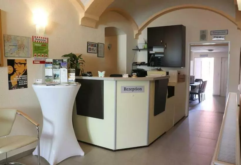 Hotelli Zum Waldstein