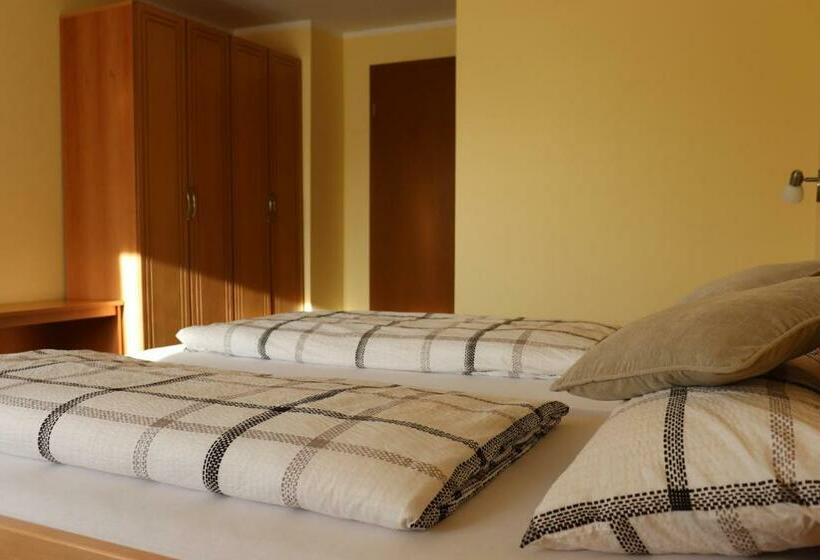 ホテル Zum Waldstein