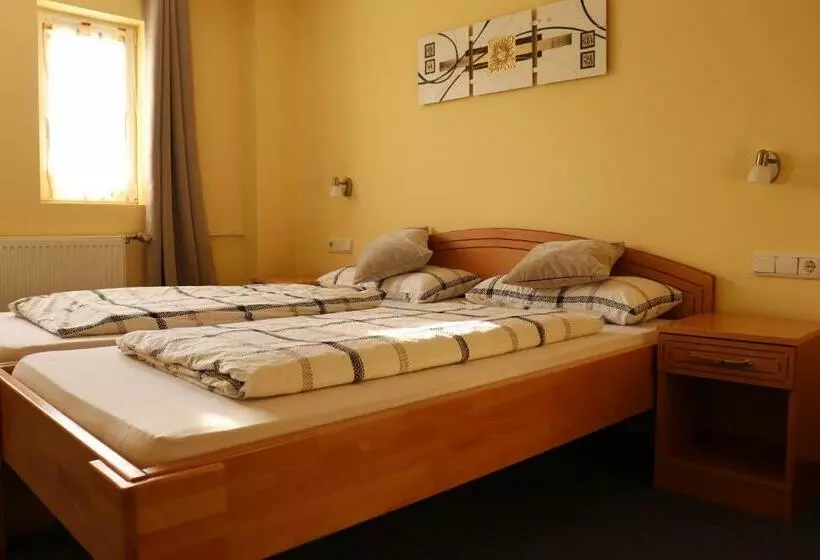 Hotelli Zum Waldstein