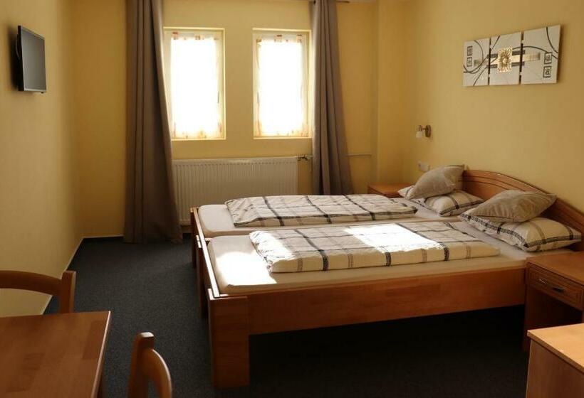 ホテル Zum Waldstein