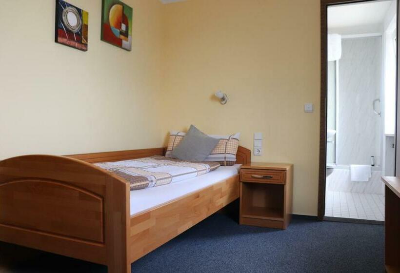 ホテル Zum Waldstein