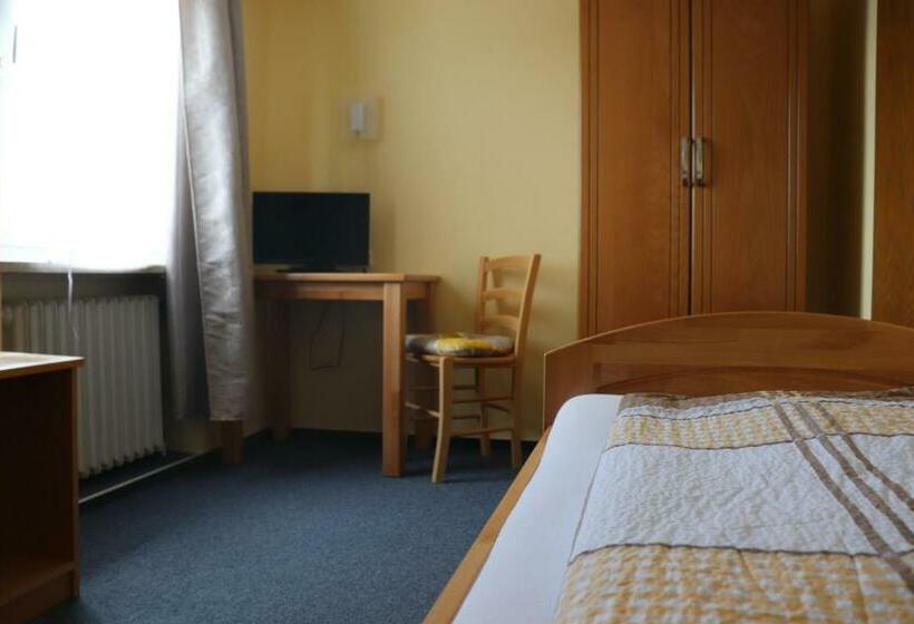 ホテル Zum Waldstein