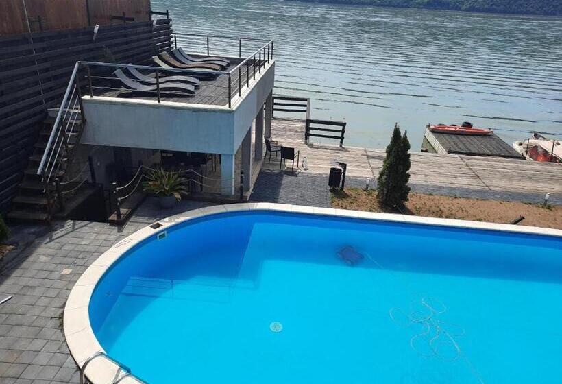 פנסיון New Exclusive