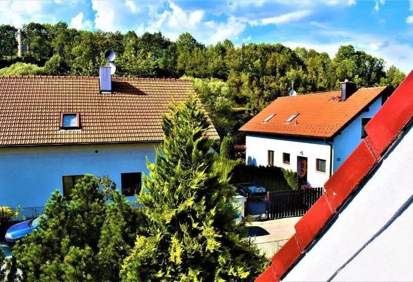 Majatalo Penzion U Médi