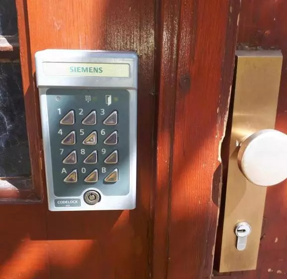 پانسیون Tabor   Apartments Rozmanova Street