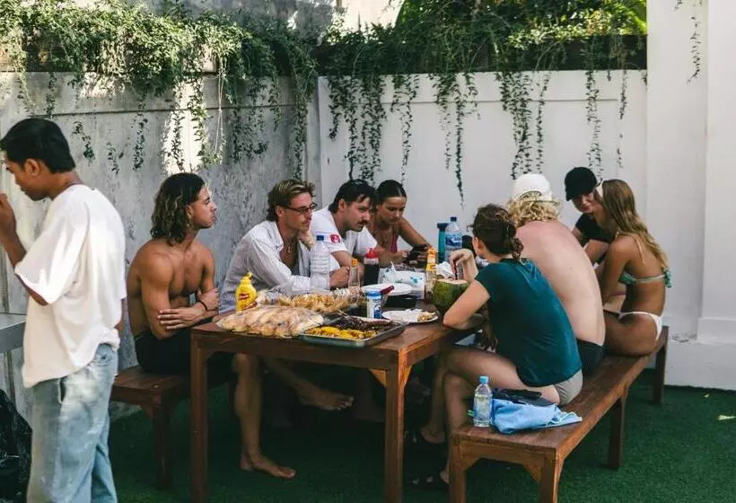 Zentiga Surf Hostel