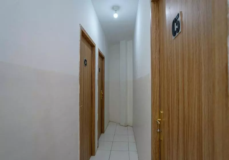 Hotelli Spot On 2294 Mega Kost