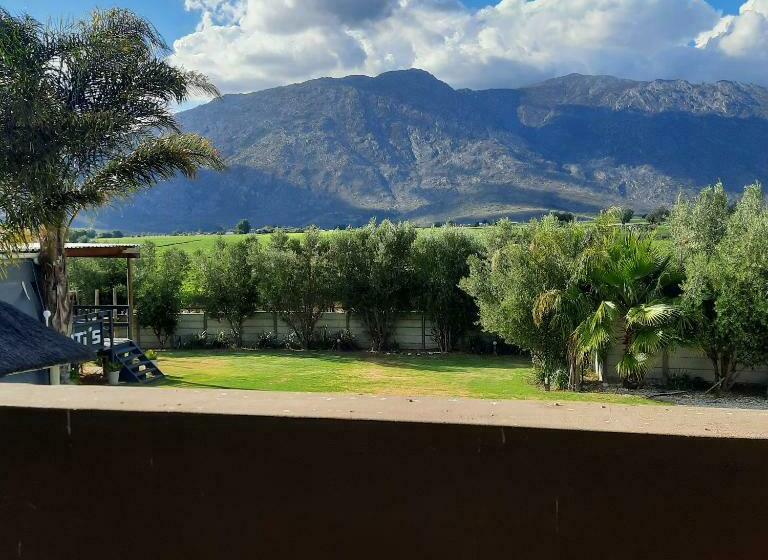 פנסיון Monte Roza Guest House