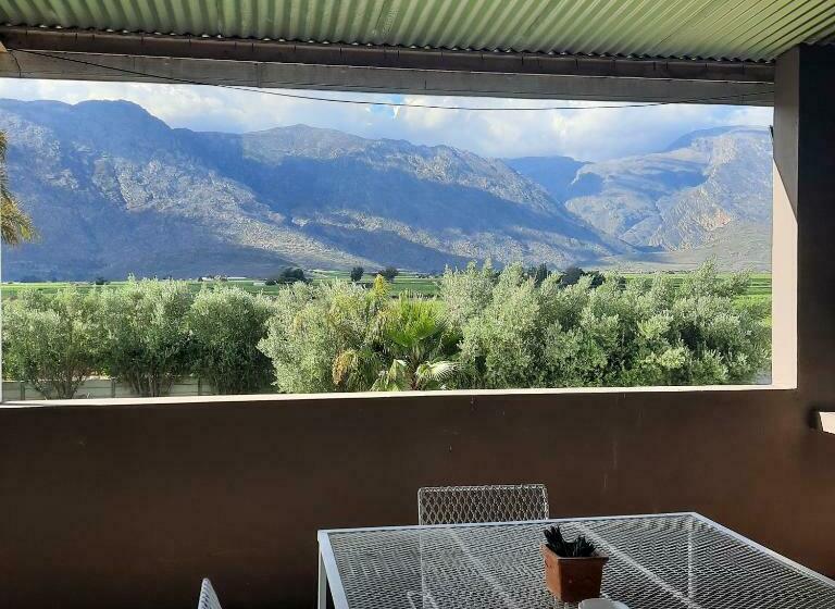 פנסיון Monte Roza Guest House