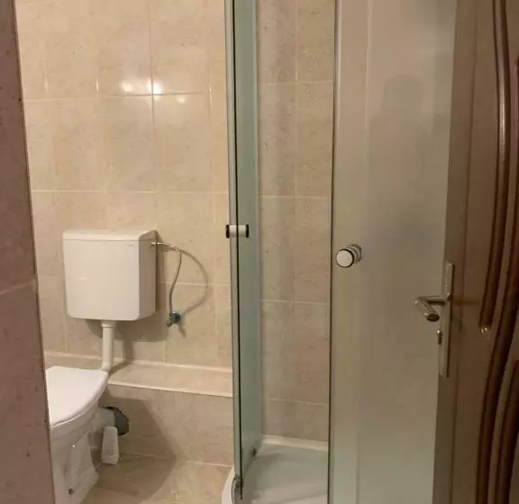 ユースホステル Casa Galbena