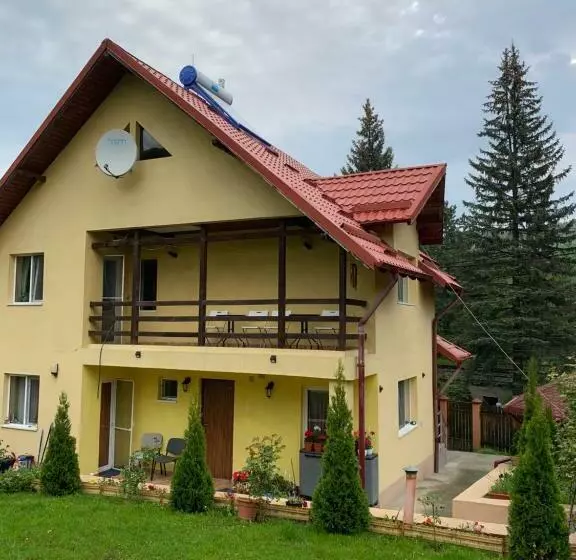 ユースホステル Casa Galbena