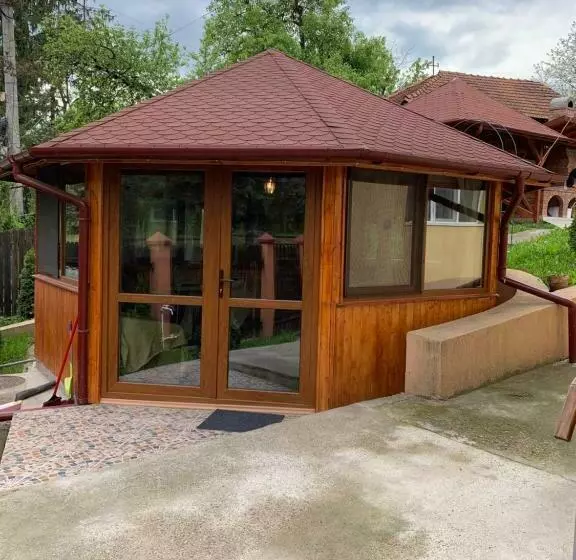 ユースホステル Casa Galbena