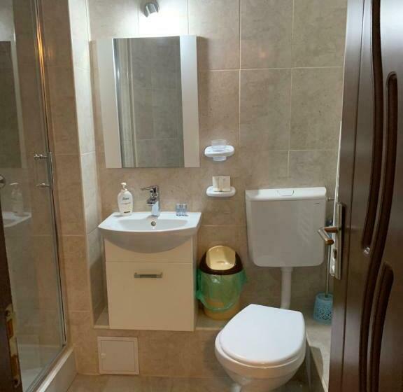 ユースホステル Casa Galbena