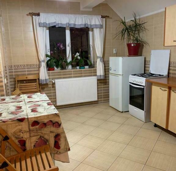 ユースホステル Casa Galbena