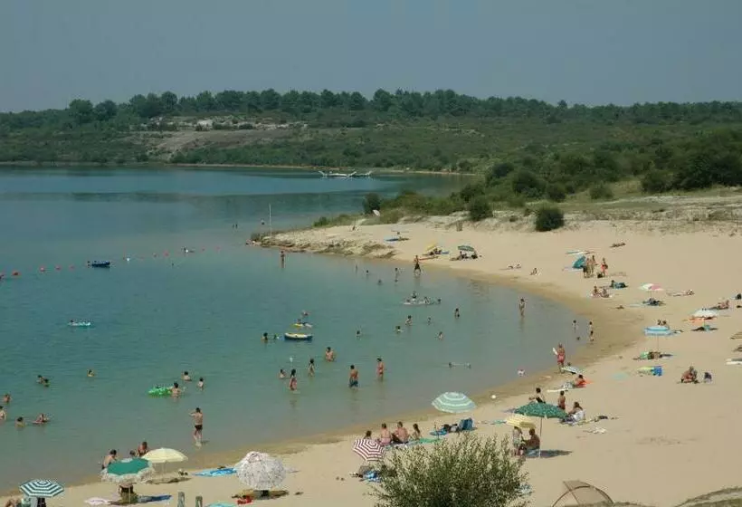 Aamiaismajoitus (B&B) L Airial De Nahouns