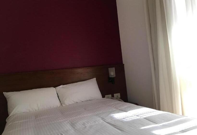 E Just Hotel Borg El Arab