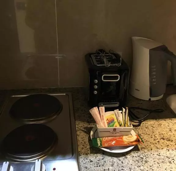 E Just Hotel Borg El Arab