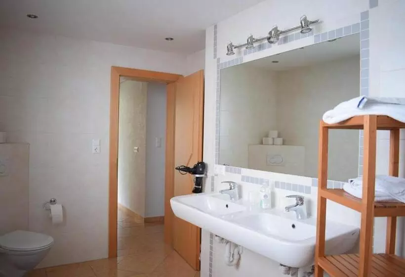 Frühstücks Radpension Taurer Thoman