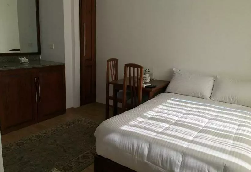 E Just Hotel Borg El Arab