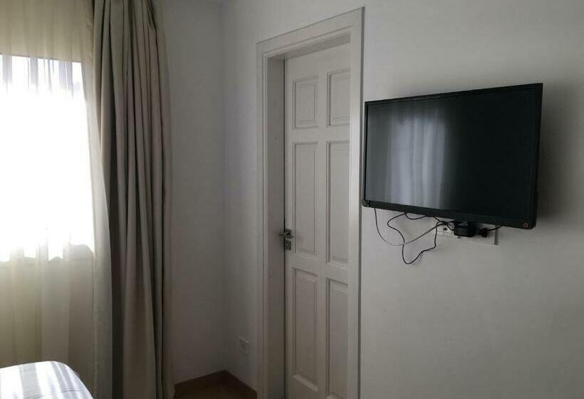 E Just Hotel Borg El Arab