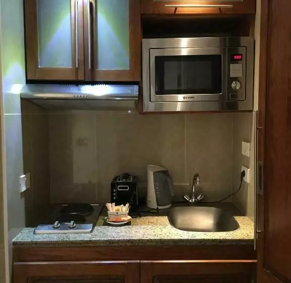 E Just Hotel Borg El Arab