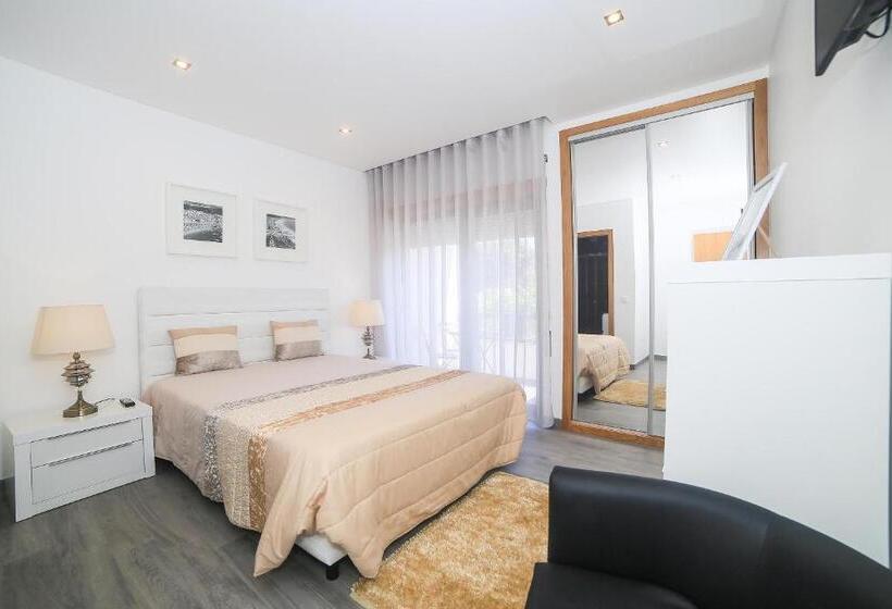 膳宿费 Genny S Place