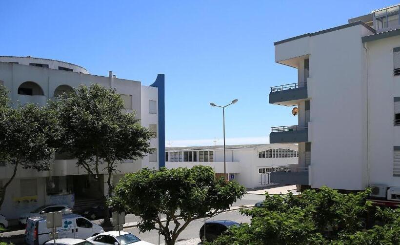 膳宿费 Genny S Place