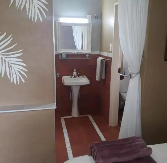 ペンション The Nest