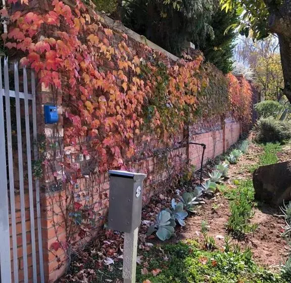 ペンション The Nest