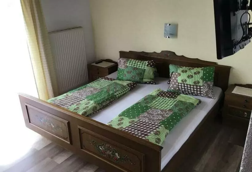 Retkeilymaja Gasthof Wadl