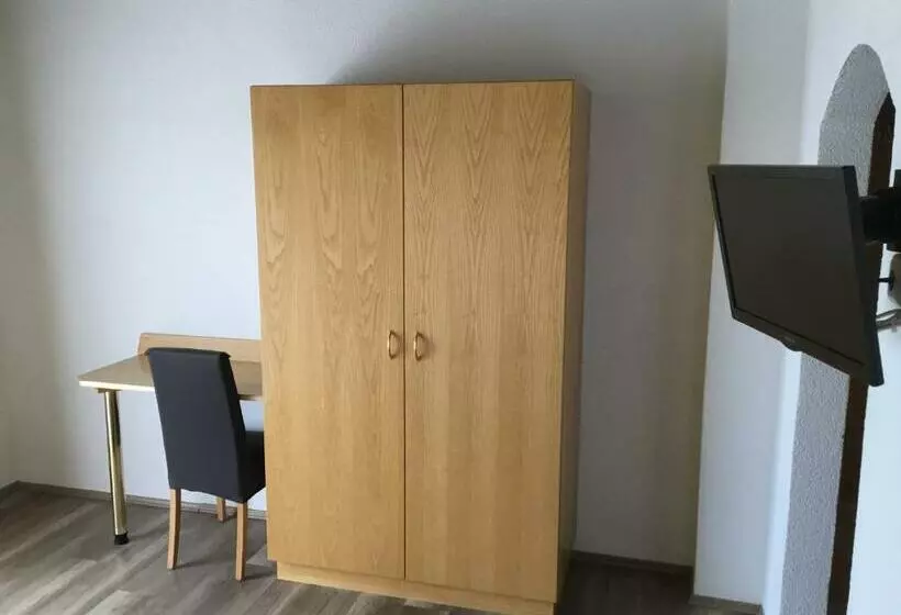 Retkeilymaja Gasthof Wadl