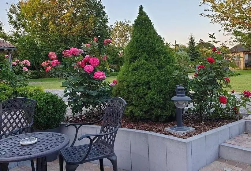 B&b Secret Garden