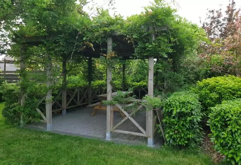 B&b Secret Garden