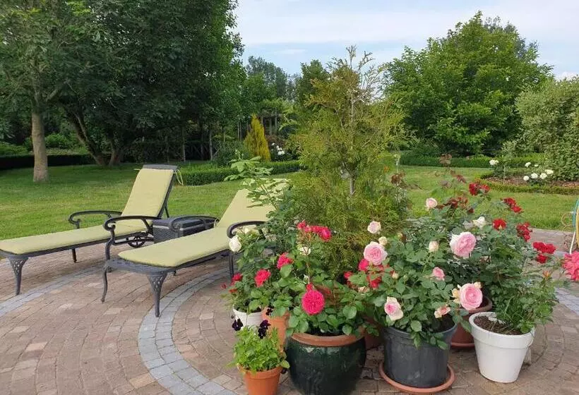 B&b Secret Garden
