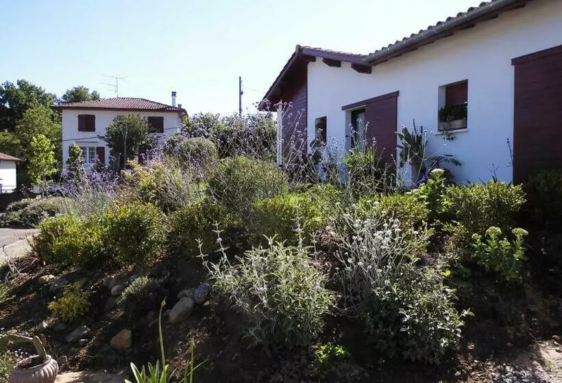 Aamiaismajoitus (B&B) Maison Fleurie